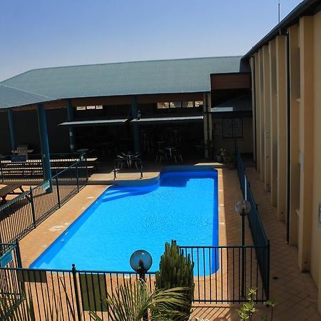 Ningaloo Club Backpackers Hostel Coral Bay Ngoại thất bức ảnh