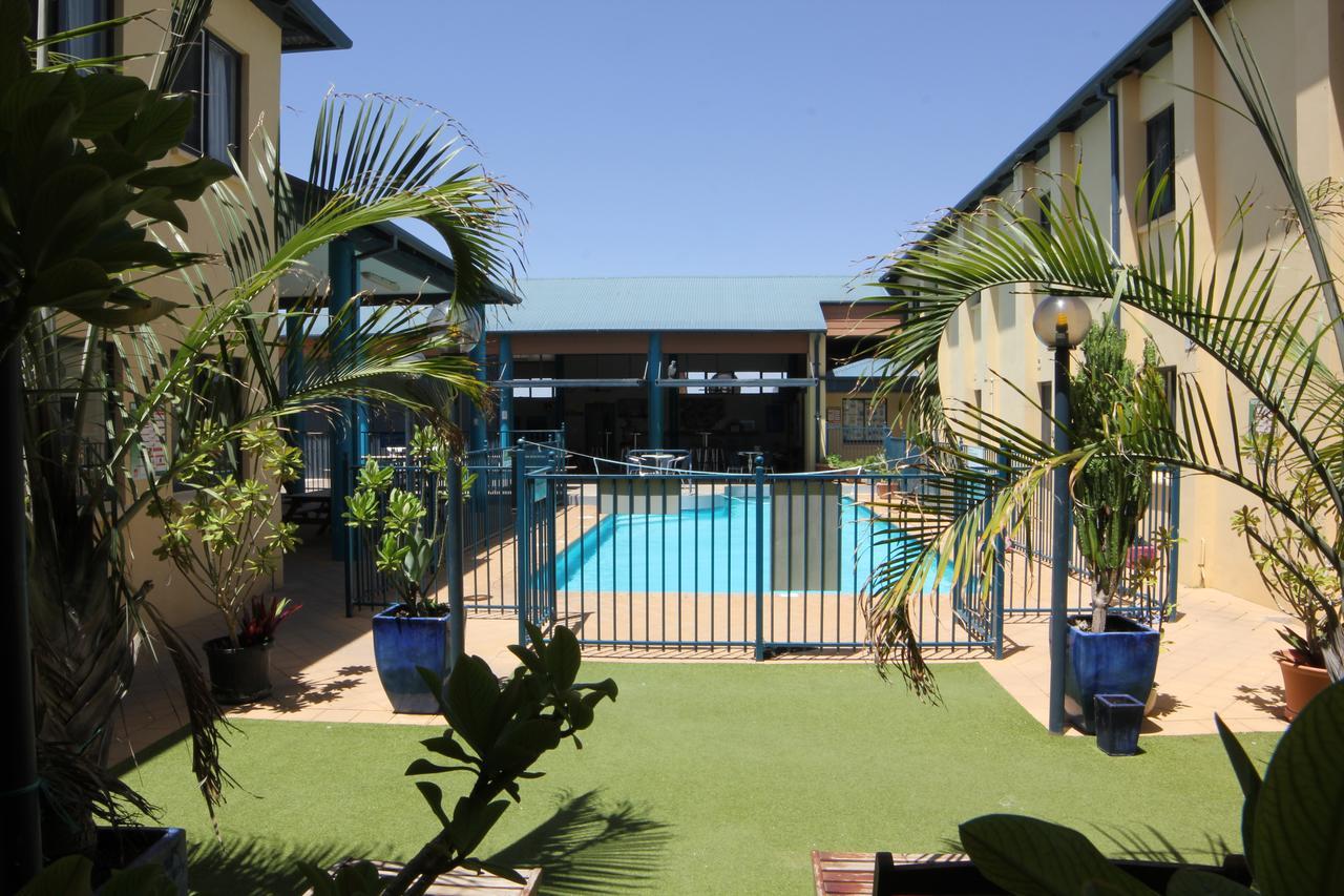 Ningaloo Club Backpackers Hostel Coral Bay Ngoại thất bức ảnh
