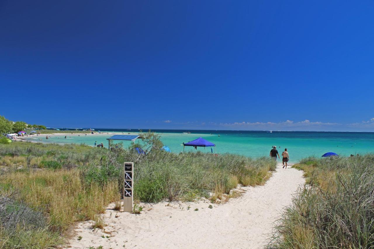 Ningaloo Club Backpackers Hostel Coral Bay Ngoại thất bức ảnh